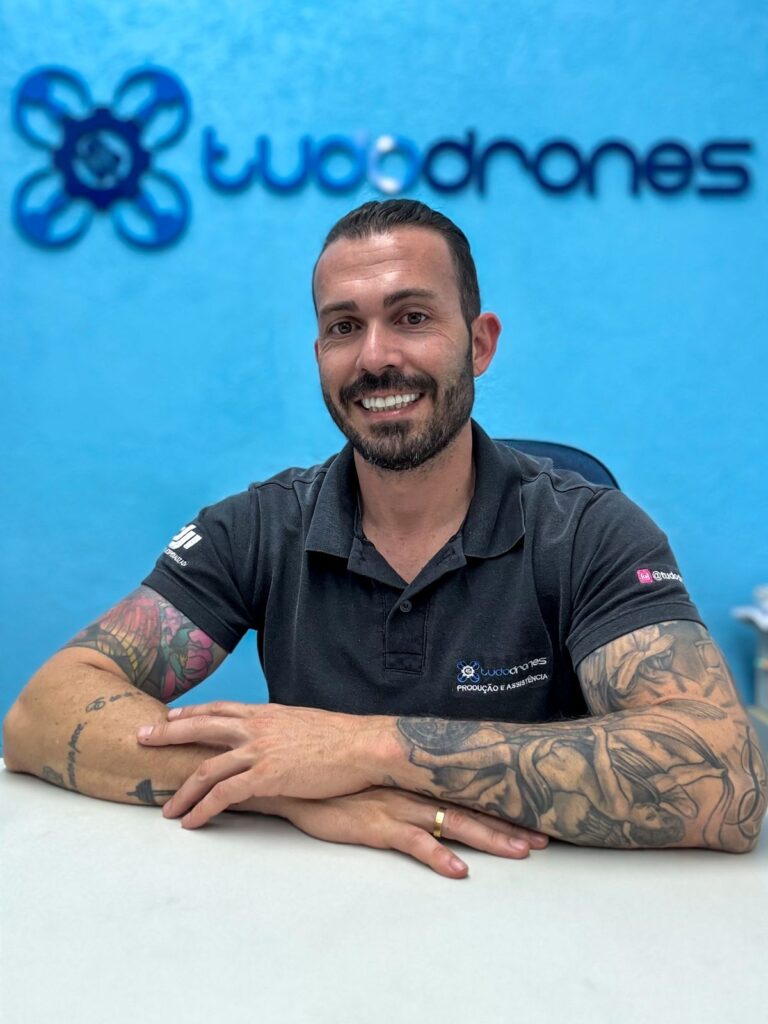 Ceo da Tudo Drones deixando uma mensagem sobre o mundo dos drones